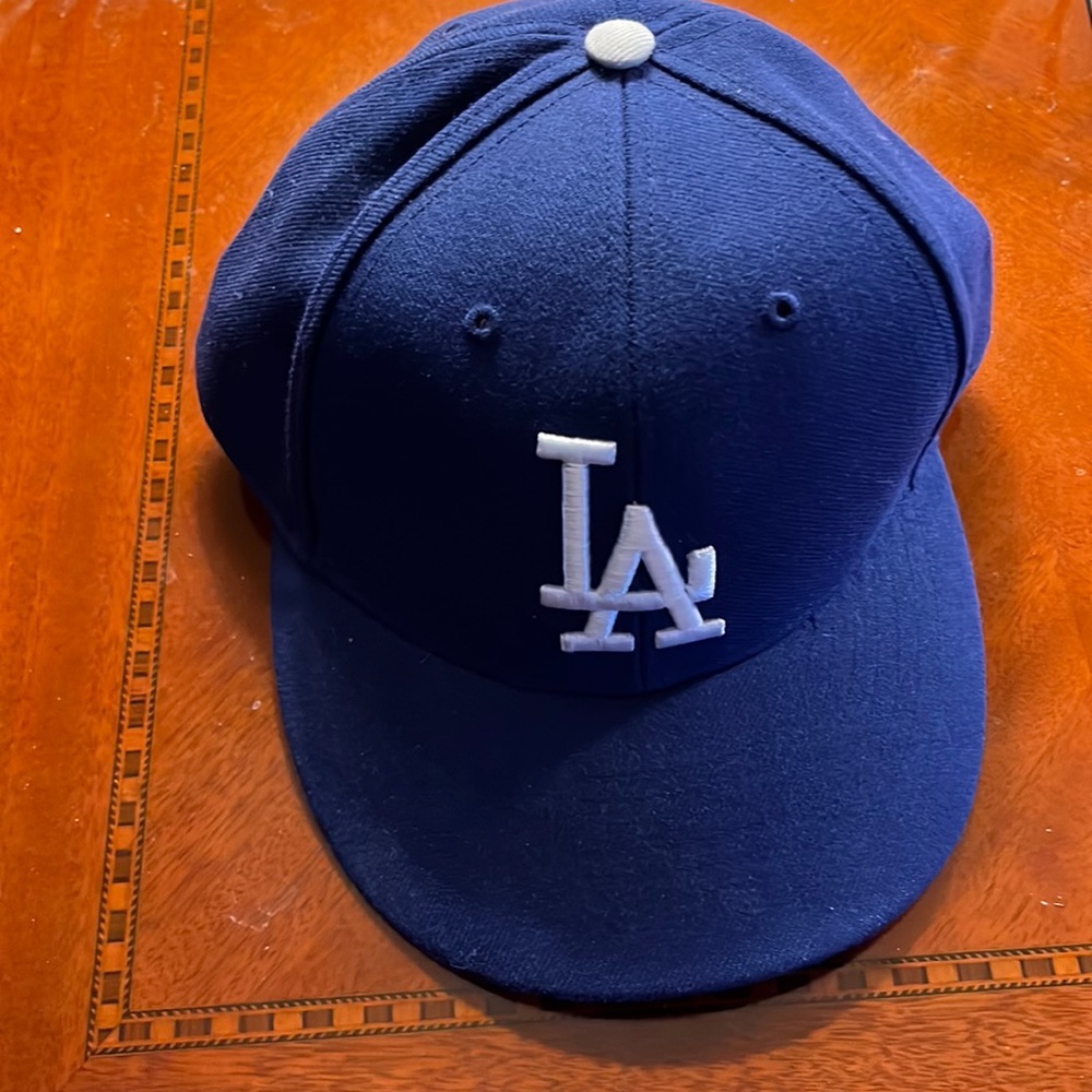 Men’s blue LA cap
